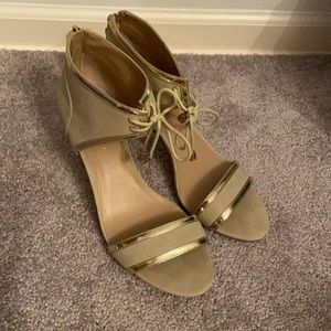 BCBG SUMMER HEEL SANDALS